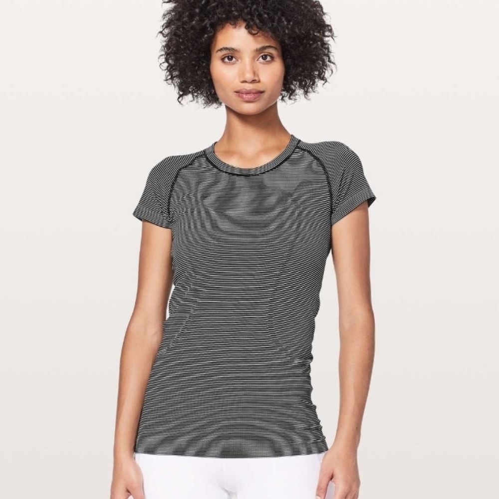 Lululemon Swiftly Tech Short Sleeve Crew Size 8